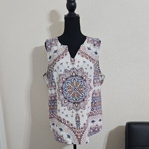 Renee C. Sleeveless Graphic Blouse in White and Blue